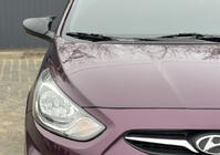 Hyundai Accent 2011–2017 Kryty zrcátek s výřezem pro blinkr BMW-style (2 ks) fotografie 1
