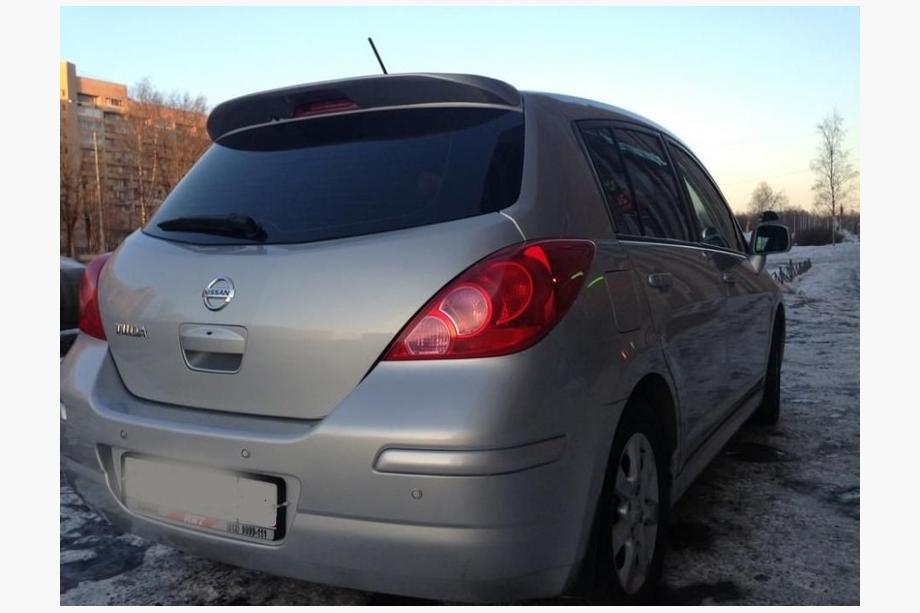 Nissan Tiida 2004–2011 Spoiler pro HB Image
