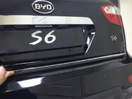 BYD S6 2010–2016 Lišta hrany víka kufru Libao (nerez) fotografie 3