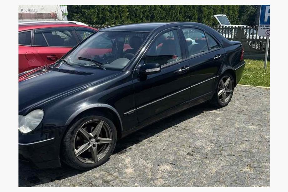 Mercedes C-Class W203 2000–2007 Rozšiřující lemy blatníků SD (4 ks, černé, ABS plast) Fotografie 1