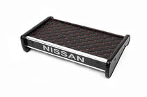 Nissan Primastar 2002–2014 Police na palubní desku (2001-2010, černá s červeným prošíváním) fotografie 1