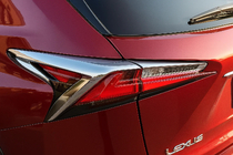 Lexus NX 2014–2021 Chromové kryty zadních světel (2 ks, ABS) fotografie 2