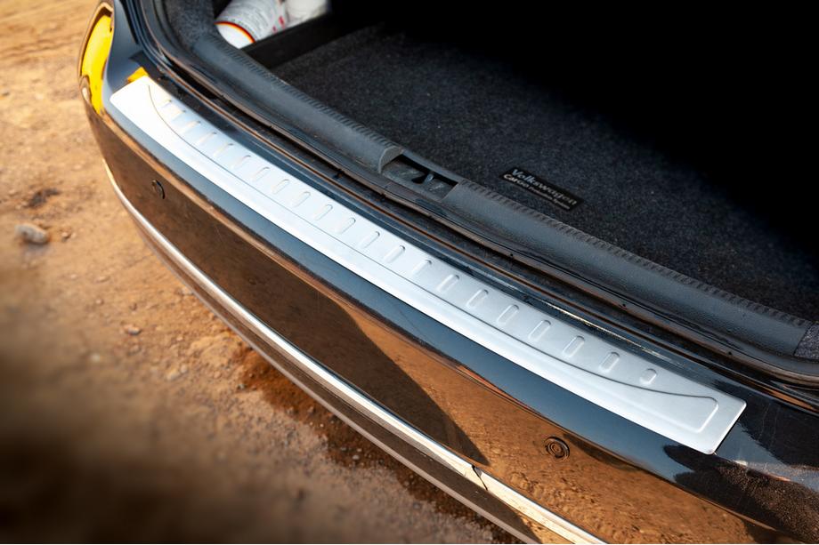 Volkswagen Passat B7 2012–2015 Ochranná lišta na zadní nárazník OmsaLine MAT (Sedan, nerez) Image