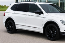 Volkswagen Tiguan 2016–2023 Dveřní lišty Carmos (4 ks, nerez) fotografie 1