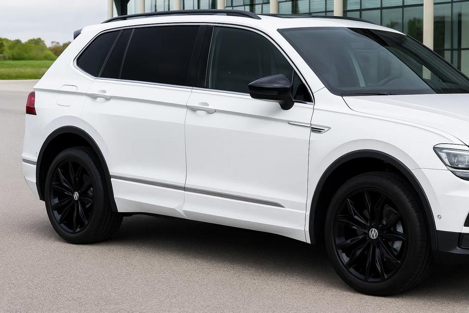 Volkswagen Tiguan 2016–2023 Dveřní lišty Carmos (4 ks, nerez) Image