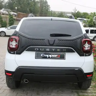 Plastová lišta na víko kufru (3 díly) Dacia Duster 2018–2024 fotografie 4