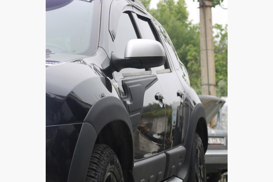Dacia Duster 2008–2018 Horní lišty dveří (2 ks) Fotografie 9