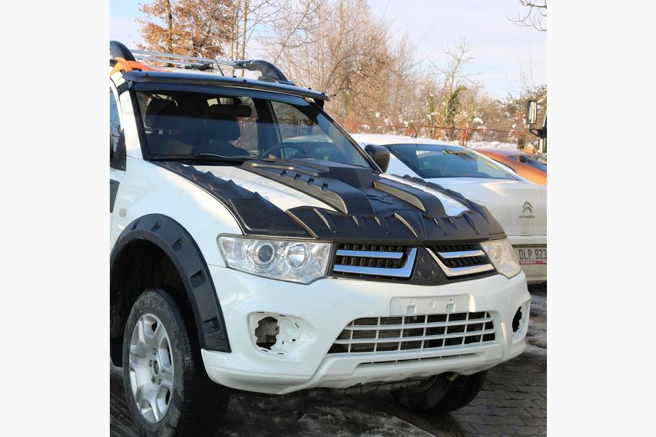 Mitsubishi L200 2006–2015 Nástavec na kapotu V1 (ABS) Fotografie 3