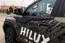 Toyota Hilux 2015– Lišty na horní část dveří (4 ks, ABS) fotografie 1
