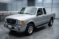 Ford Ranger 2002–2006 Boční nášlapy BlackLine (2 ks, hliník) fotografie 1