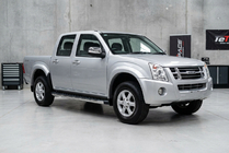 Isuzu D-Max 2002–2011 Boční nášlapy BlackLine (2007-2012, 2 ks, hliník) fotografie 1