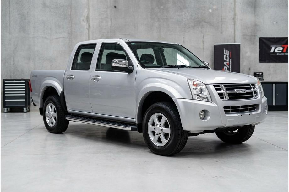 Isuzu D-Max 2002–2011 Boční nášlapy BlackLine (2007-2012, 2 ks, hliník) Image