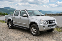 Isuzu D-Max 2002–2011 Boční nášlapy Allmond Black (2007-2012, 2 ks, hliník) fotografie 1