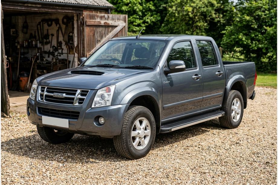 Isuzu D-Max 2002–2011 Boční nášlapy Maya V1 (2007-2012, 2 ks, hliník) Image