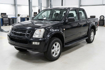 Isuzu D-Max 2002–2011 Boční nášlapy Bosphore Black (2007-2012, 2 ks, hliník) fotografie 1