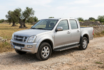 Isuzu D-Max 2002–2011 Boční prahy Bosphore Grey (2007-2012, 2 ks, hliník) fotografie 1