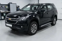 Chevrolet Trailblazer 2012–2019 Boční nášlapy Vision New Black (2 ks, hliník) fotografie 1