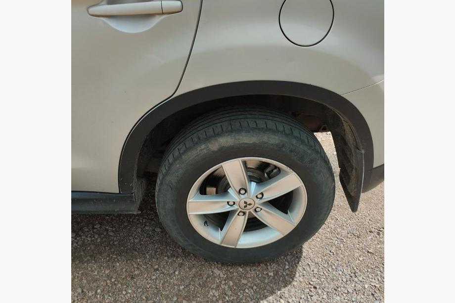 Mitsubishi ASX 2010–2023 Rozšiřující lemy blatníků 2012-2016 (4 ks, černé, ABS plast) Fotografie 2