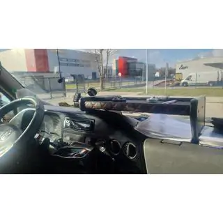 Odkládací polička na palubní desku (černá s červeným prošitím) fotografie 2