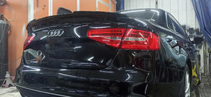 Audi A4 B8 2007–2015 Spoiler HongHang (ABS, černý lesk) fotografie 1