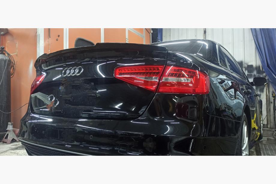 Audi A4 B8 2007–2015 Spoiler HongHang (ABS, černý lesk) Image
