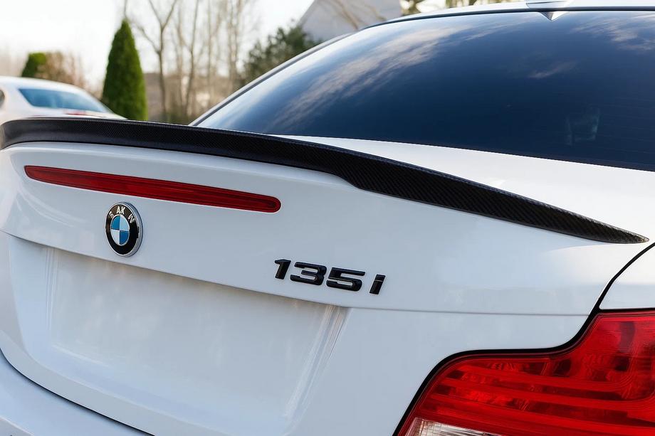 BMW řada 1 E81/E82/E87/E88 2004–2011 Lip spoiler (pro E82, černý) Image