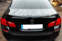 BMW řada 5 F10/F11 2010–2016 Spoiler LIP V1 (1234 Upgrade, černý) fotografie 2