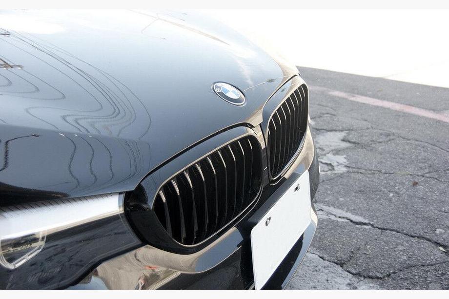 BMW řada 5 G30/G31 2017–2023 Ledvinky 1 Bar (2017-2020, černý lesk) Image