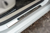 Volkswagen Golf 7/E-Golf 2012–2020 Nerezové kryty prahů OmsaLine V2 (4 ks) fotografie 1