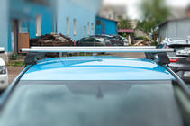 Nissan Leaf 2010–2017 Střešní nosič na hladkou střechu (chrom, pár) fotografie 5