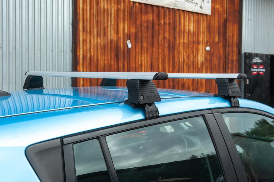 Nissan Leaf 2010–2017 Střešní nosič na hladkou střechu (chrom, pár) Image