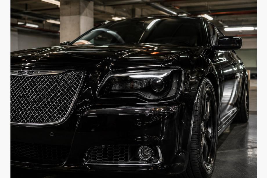 Chrysler C300 2011–2023 Přední světlomety Black Edition (2 ks) Image