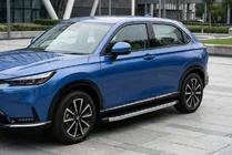 Honda HR-V 2021– Boční nášlapy BlackLine (2 ks, hliník) fotografie 1