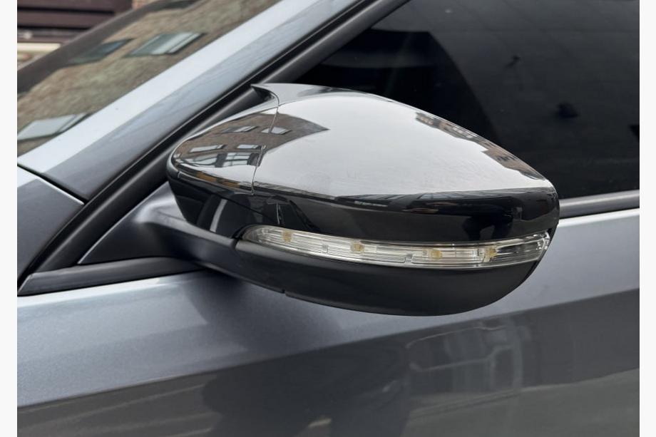Volkswagen Passat B8 2015–2023 Kryty zrcátek RLine-Look (2 ks, USA) Fotografie 3
