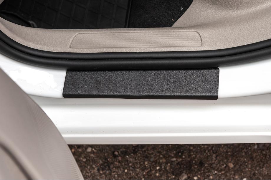 Volkswagen Golf 7/E-Golf 2012–2020 ABS plastové kryty prahů DDU (4 ks, plast.) Fotografie 4