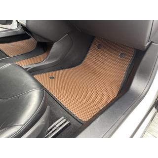 EVA autokoberce do interiéru (2012-2021, cihlové) Tesla Model S 2012– fotografie 4