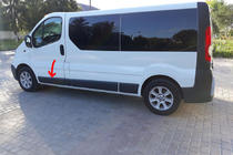 Renault Trafic 2001–2015 Originální použitá dveřní lišta (L1) fotografie 1