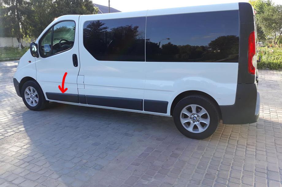 Renault Trafic 2001–2015 Originální použitá dveřní lišta (L1) Image