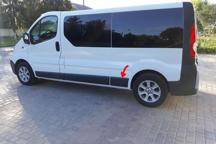 Renault Trafic 2001–2015 Dveřní lišta originální, použitá (L4) Image