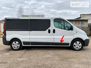 Renault Trafic 2001–2015 Originální použitá dveřní lišta (R1) fotografie 4