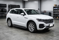 Volkswagen Touareg 2018– Boční nášlapy Tayga Black (2 ks, hliník) fotografie 1