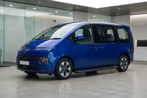 Hyundai Staria 2021– Boční prahy Allmond Black (2 ks, hliník) fotografie 1