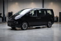 Hyundai Staria 2021– Boční prahy RedLine V1 (2 ks, hliník) fotografie 1