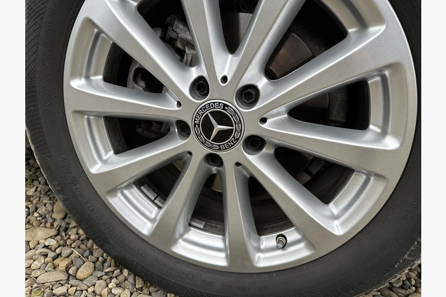 Mercedes-Benz Středové krytky na disky 71/75 mm bez kroužku (4 ks, černé V2) Fotografie 4