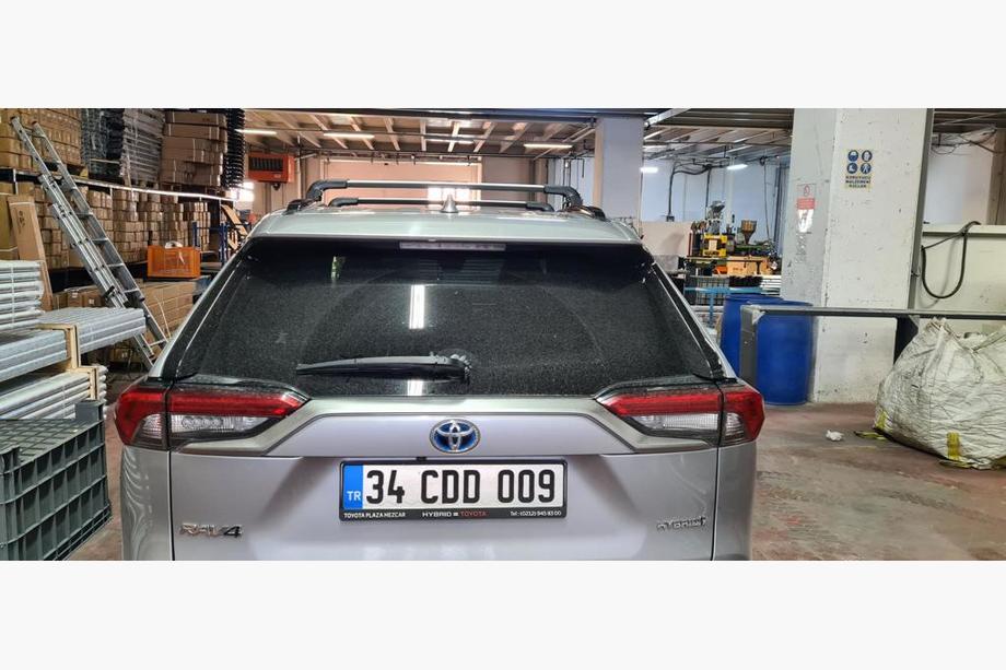 Toyota Rav 4 2019–2025 Střešní příčníky na integrované podélníky Strong (2 ks) Šedá Fotografie 4