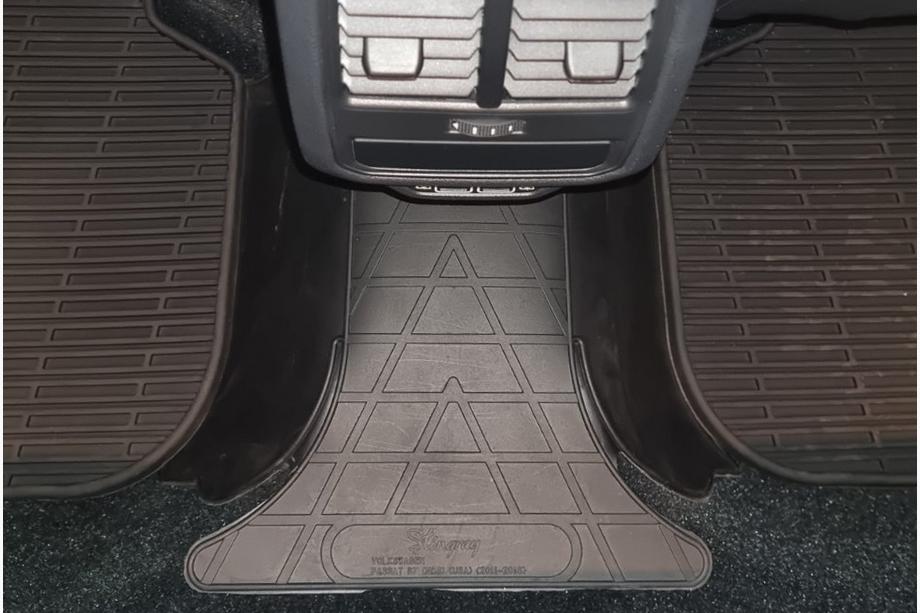 Volkswagen Passat B8 2015–2023 Zadní přemostění – rohož USA (Stingray Premium) Image