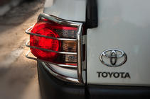 Toyota FJ Cruiser 2006–2022 Ochranné kryty zadních světel (nerez, 2 ks) fotografie 3