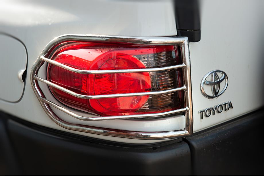 Toyota FJ Cruiser 2006–2022 Ochranné kryty zadních světel (nerez, 2 ks) Image