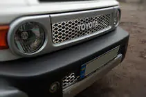 Toyota FJ Cruiser 2006–2022 Chromové kryty na mřížku chladiče (nerezová ocel) fotografie 2