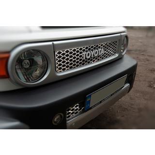Chromové kryty na mřížku chladiče (nerezová ocel) Toyota FJ Cruiser 2006–2022 fotografie 2